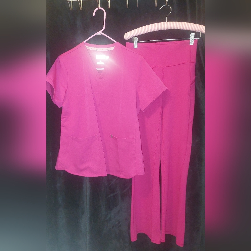 Fabletics Scrubs M top Small petite yoga style pants